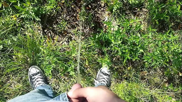 HD Pissing outdoors on a sunny dayновые фильмы