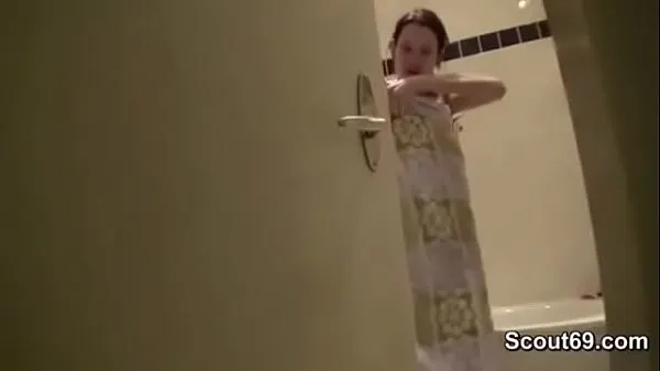 HD Hermano pilla a su hermanastra en el baño y seduce para follar su culo películas nuevas