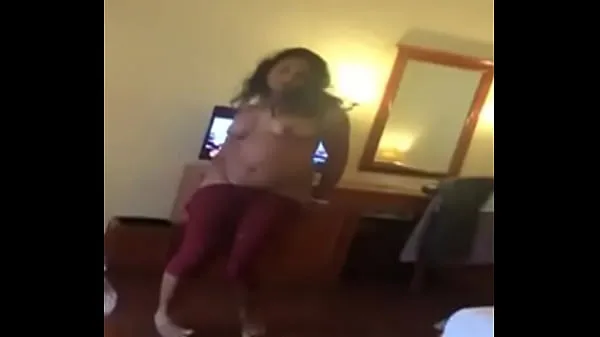 Deshi Girl Hot show de dança nua para cliente no hotel novos filmes em HD