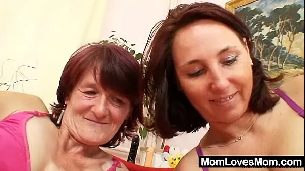 Grand-mère poilu joué par lesbienne mature gros seins nouveaux films en HD