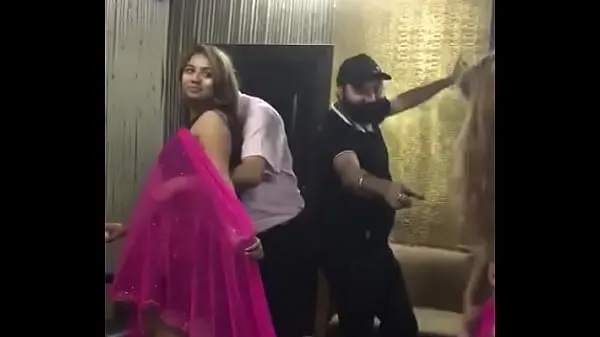 Desi mujra dança na festa do homem rico novos filmes em HD