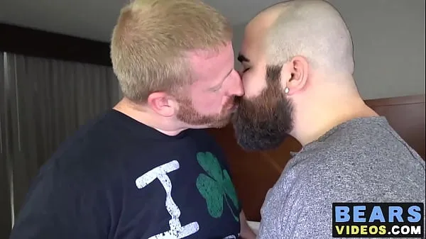 Os papais cabeludos Jake O'Connor e Jean Paul fazem sexo anal novos filmes em HD