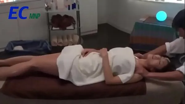 HD Beautiful girl goes massage and get Fucknuovi film