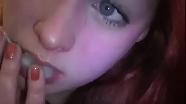 HD Married redhead playing with cum in her mouth Film baru