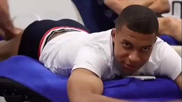 HD Mbappé in underwear nových filmov