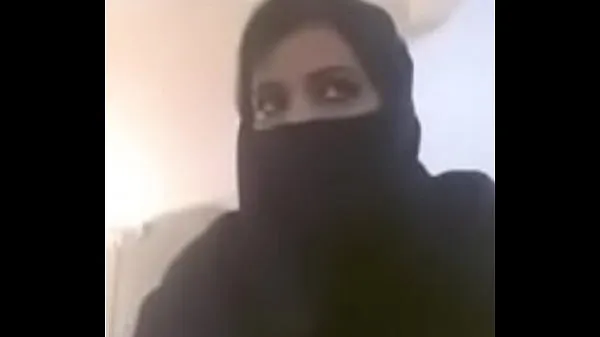 HD Muslim hot milf expose her boobs in videocall أفلام جديدة