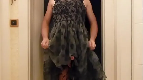 Crossdresser En Robe Sexy nouveaux films en HD