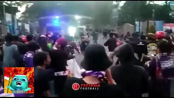 HD THIS IS A FIGHT BETWEEN SUPPORTERS Part 1 nye film