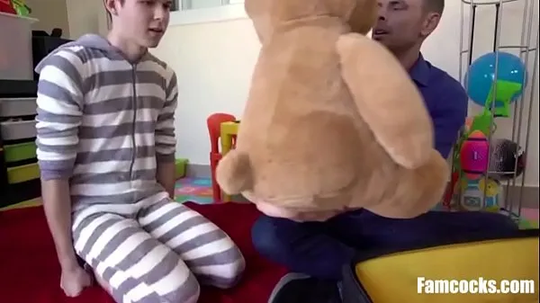 HD step Dad Buys A Doll To Fuck With & Helps Him új filmek