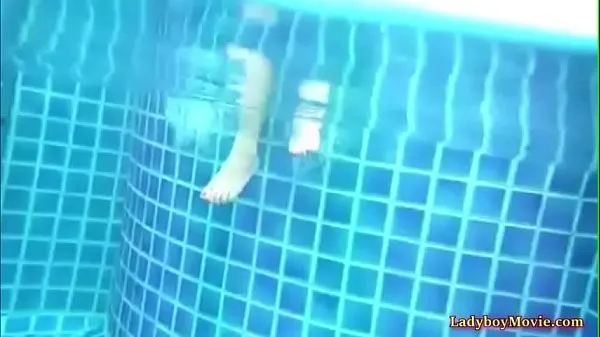 HD Gorgeous Ladyboy Having Fun In Swimming Pool nya filmer