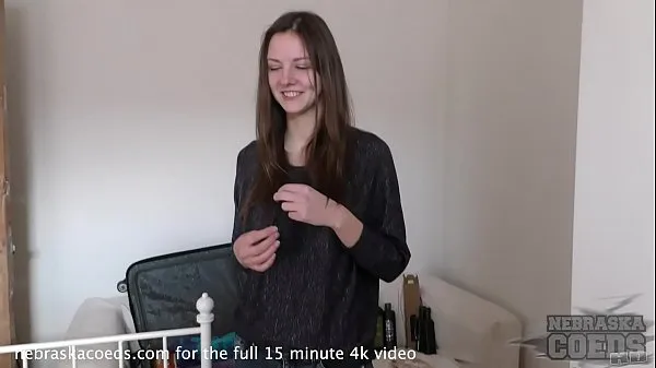 HD la bella modella rebeka ruby allunga la sua vag con un dildo realisticonuovi film