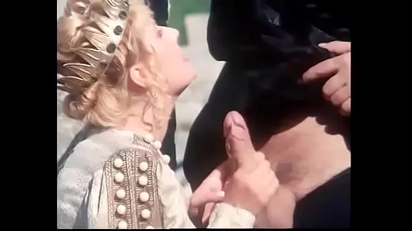 HD Queen Hertrude proposes her husband, king of Denmarke to get into the spirit of forthcoming festal dayновые фильмы