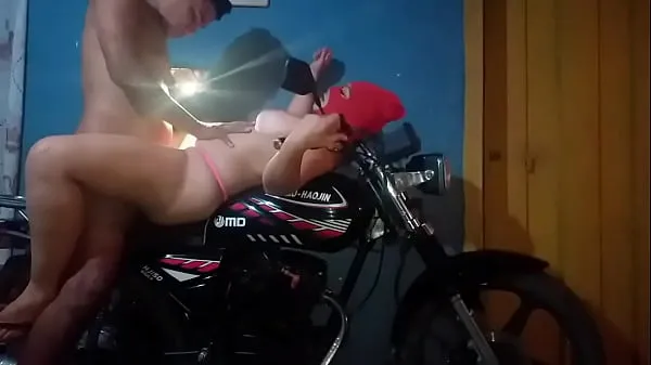 J'ai des relations sexuelles avec mon ami dominicain après une balade en moto nouveaux films en HD