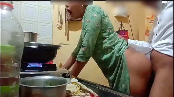 Femme sexy indienne se fait baiser pendant la cuisine nouveaux films en HD