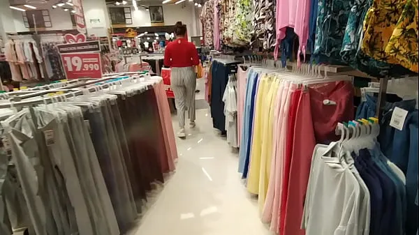 HD I chase an unknown woman in the clothing store and show her my cock in the fitting rooms nya filmer