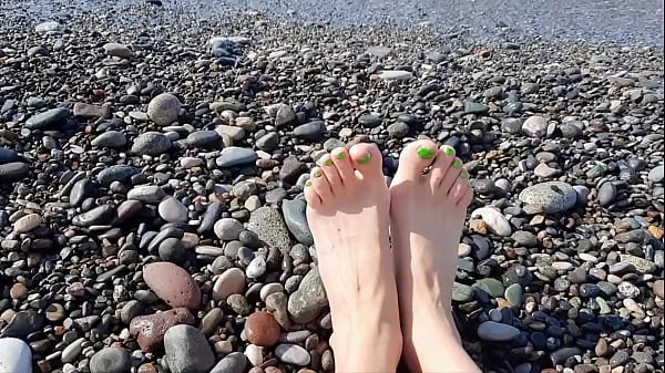 HD Sea-salted feet and toes of Dominatrix Nika. Lick her toes nye film