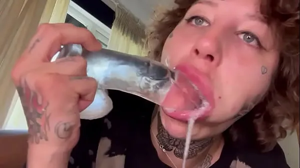 高清Tatted girl gives rough blowjob until she cries dildo suck新电影