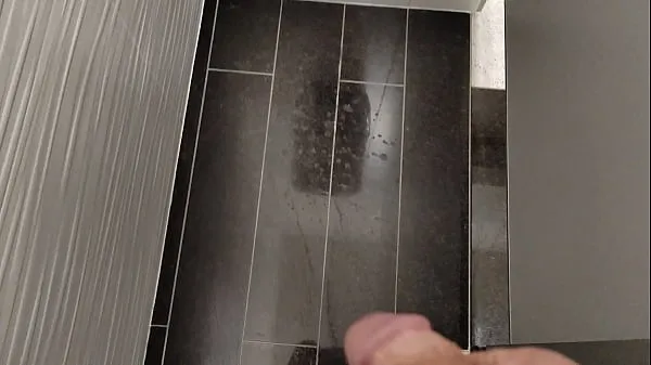 HD Public toilet jerking off nových filmov