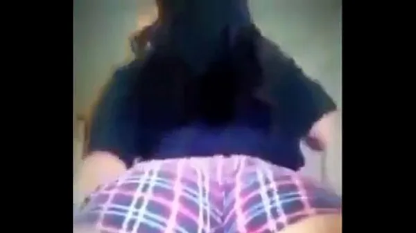 HD Thick white girl twerking nye filmer